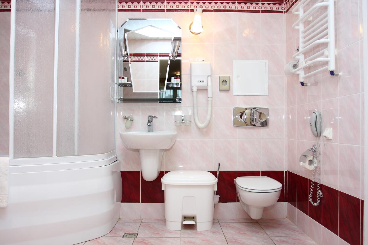 Slavinasport Hotel Zhlobin エクステリア 写真