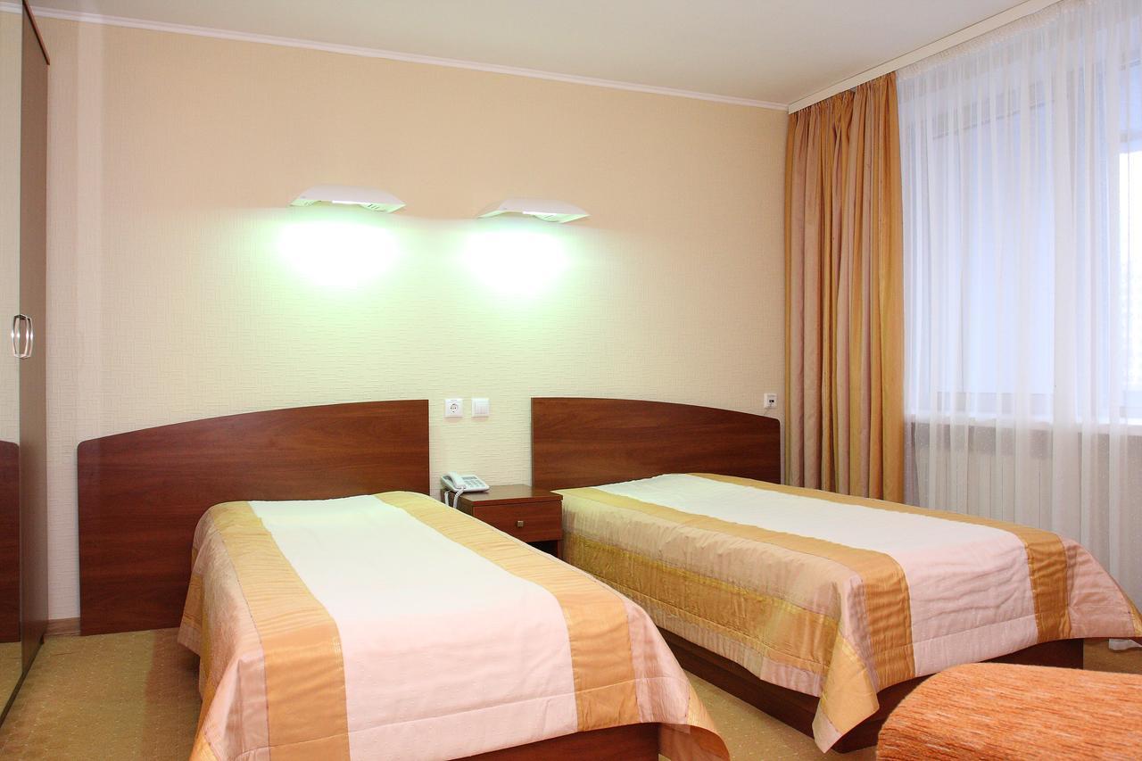 Slavinasport Hotel Zhlobin エクステリア 写真