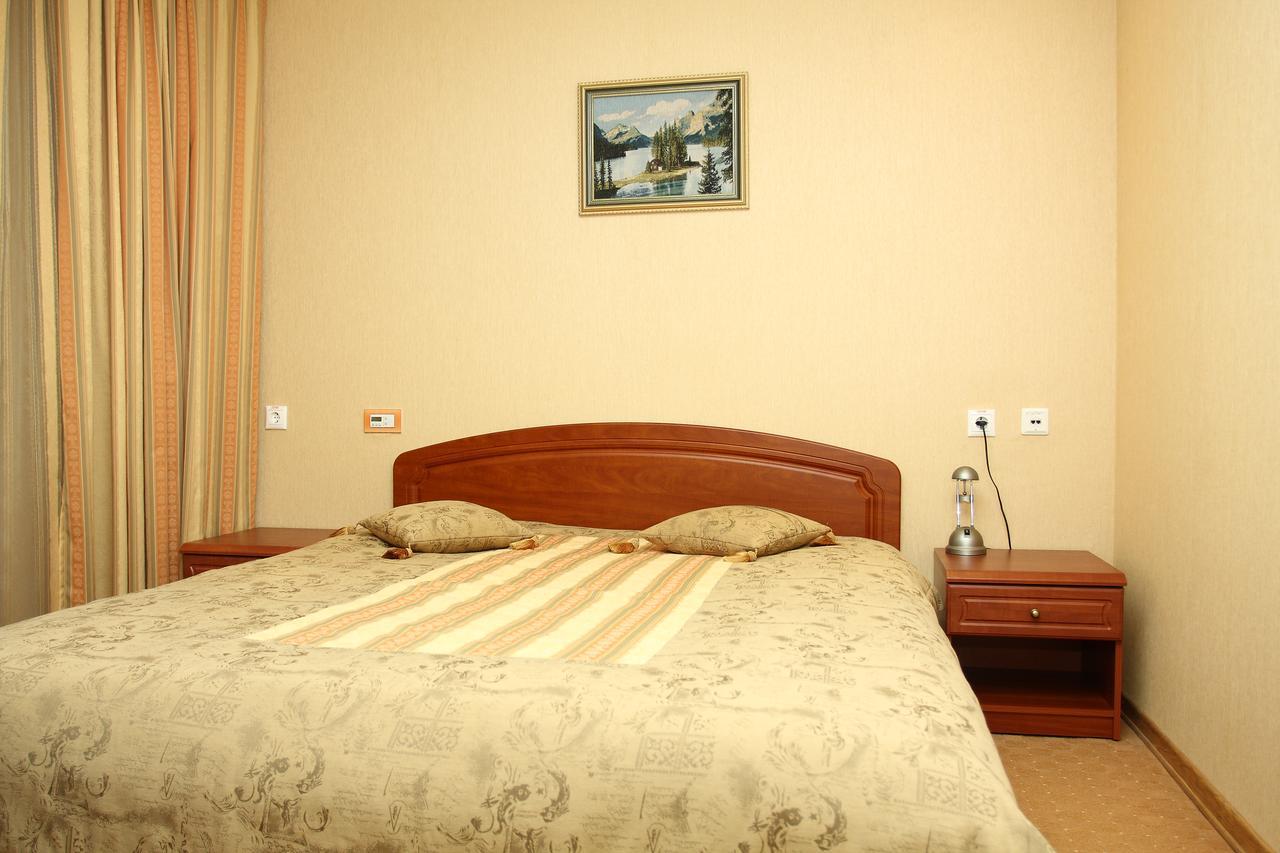 Slavinasport Hotel Zhlobin エクステリア 写真