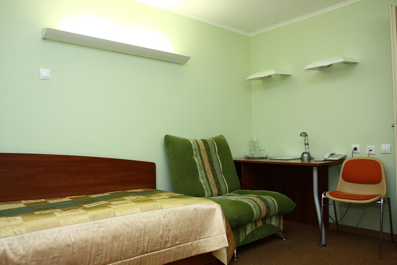 Slavinasport Hotel Zhlobin エクステリア 写真