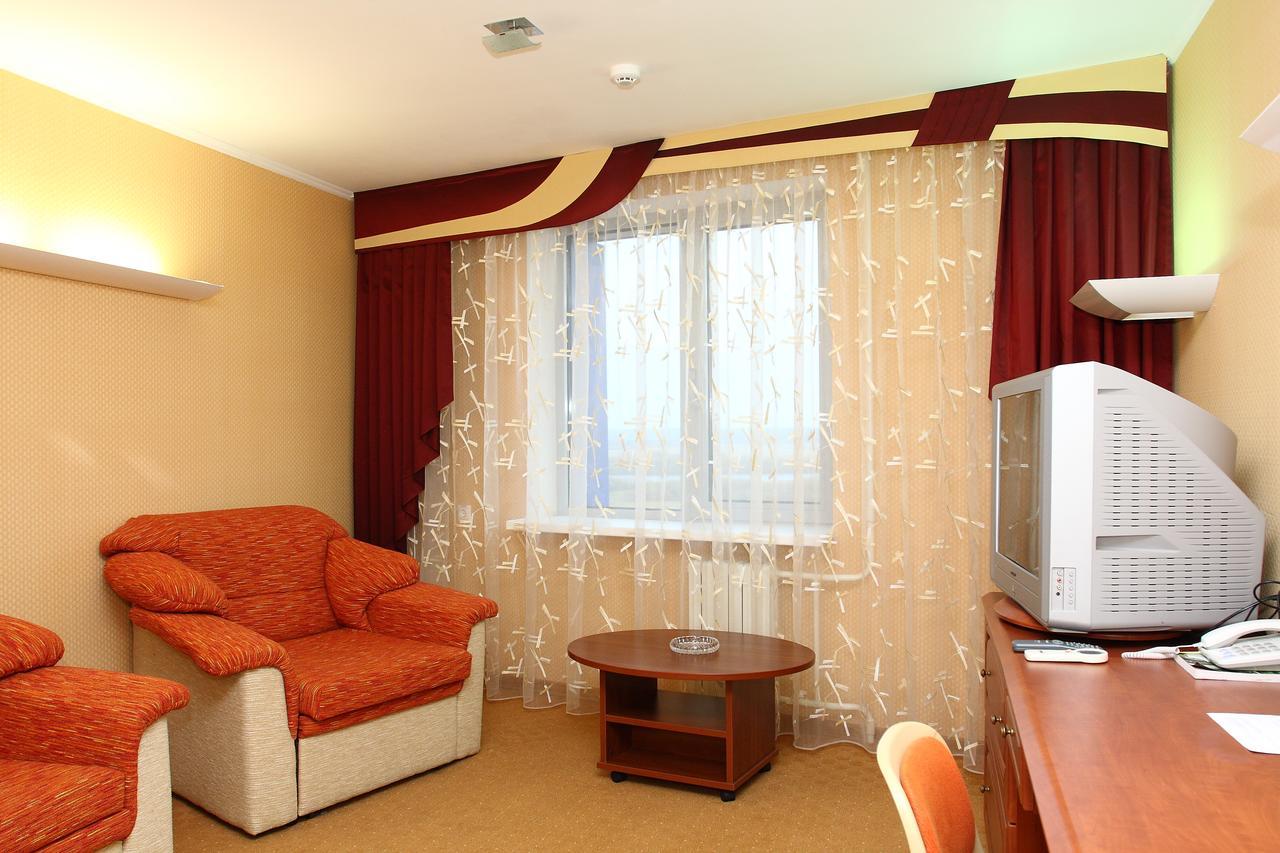 Slavinasport Hotel Zhlobin エクステリア 写真